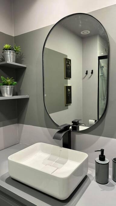 Apartamento Novissimo Solteiro Metro Brooklin Hmb720